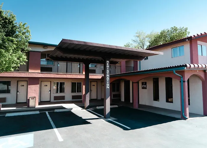 Wetherill Motel 2*